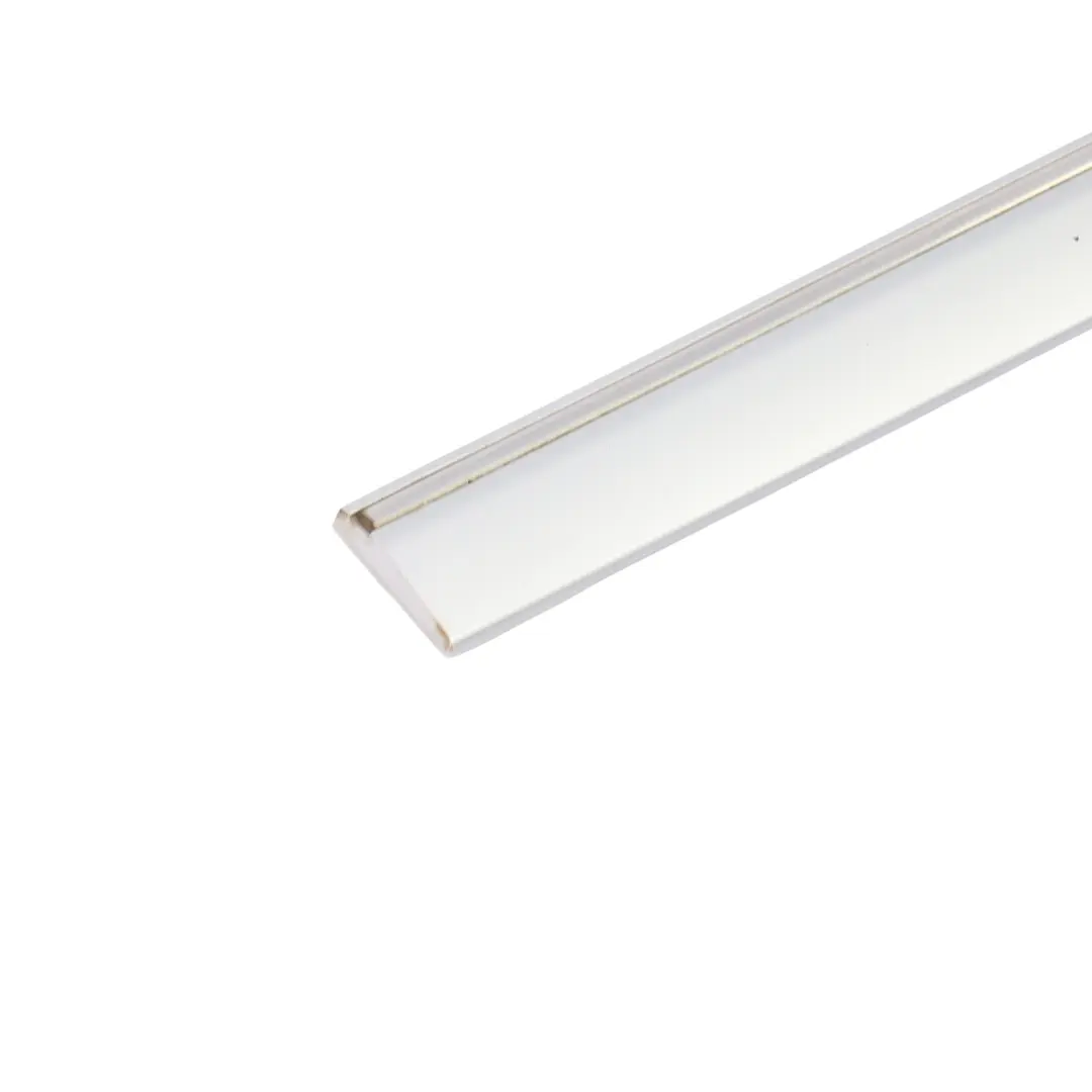 Listwa Ozdobna Drzwi Tylna Lewa Brilliant Silver - 744 do Mercedes W203 o numerze A2036905162 Mercedes W203 Listwa Ozdobna Drzwi Tylna Lewa Brilliant Silver - 744 - SKU A2036905162-BRS - Numer Części A2036905162