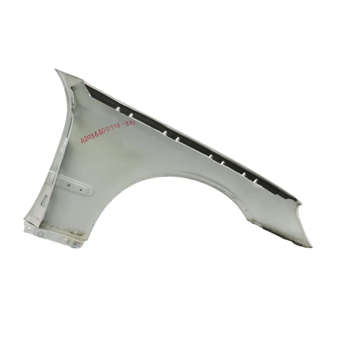 Panel Guardabarros Mercedes W203 Delantero Izquierdo Brilliant Silver - 744 para con número de pieza A2038800118 Panel Guardabarros Mercedes W203 Delantero Izquierdo Brilliant Silver - 744 - SKU A2038800118-BRS - Número de pieza A2038800118