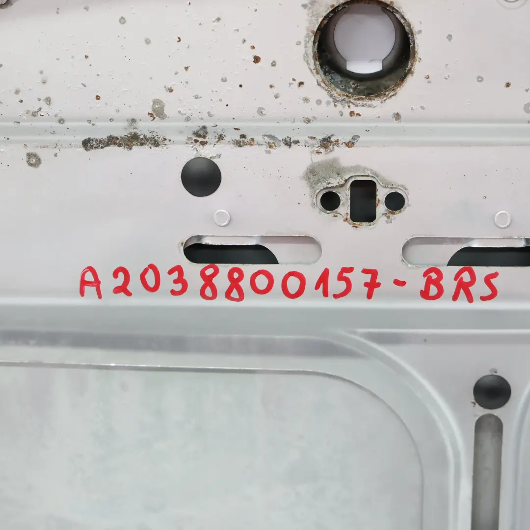 Maska Pokrywa Silnika Brilliant Silver Metallic - 9744 do Mercedes W203 o numerze A2038800157 Mercedes W203 Maska Pokrywa Silnika Brilliant Silver Metallic - 9744 - SKU A2038800157-BRS - Numer Części A2038800157