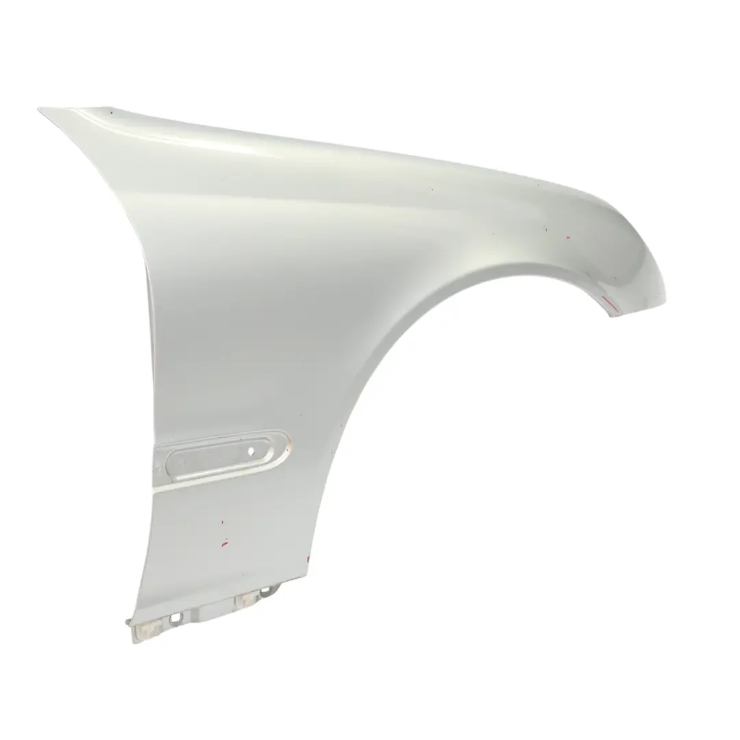 Panel Lateral Mercedes W203 Guardabarros Delantero Derecho Brilliant Silver 744 para con número de pieza A2038800218 Panel Lateral Mercedes W203 Guardabarros Delantero Derecho Brilliant Silver 744 - SKU A2038800218-BRS - Número de pieza A2038800218