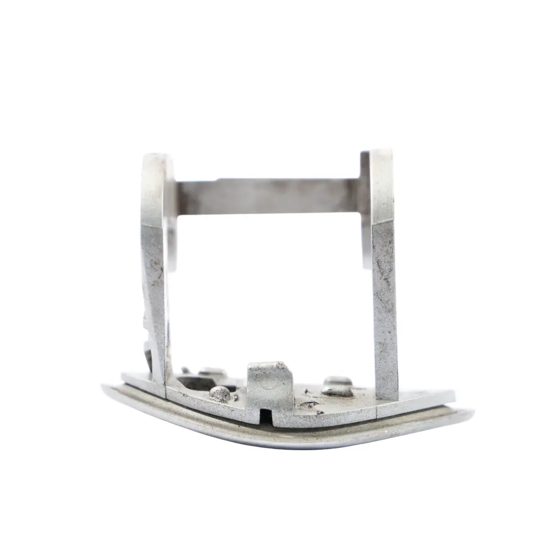 Frontleuchte Scheibenwascher Kappe Links Brillant Silber 9744 für Mercedes W203 mit Teilenummer A2038800705 Mercedes W203 Frontleuchte Scheibenwascher Kappe Links Brillant Silber 9744 - SKU A2038800705-BRS - Teilenummer A2038800705