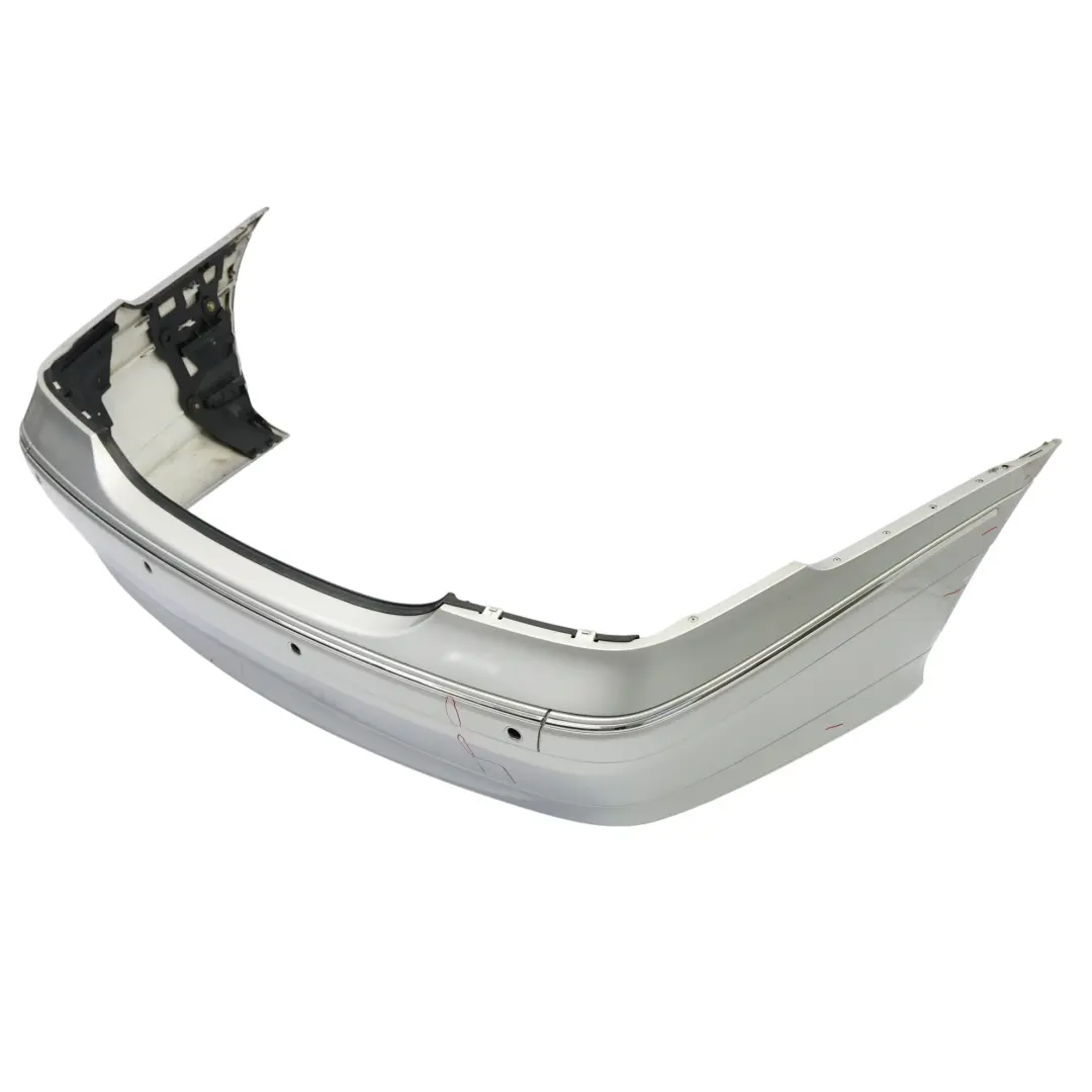 Zderzak Tylny Sport Brilliant Silver Srebrny Metalik - 744 do Mercedes W203 o numerze A2038853925 Mercedes W203 Zderzak Tylny Sport Brilliant Silver Srebrny Metalik - 744 - SKU A2038853925-BRS - Numer Części A2038853925