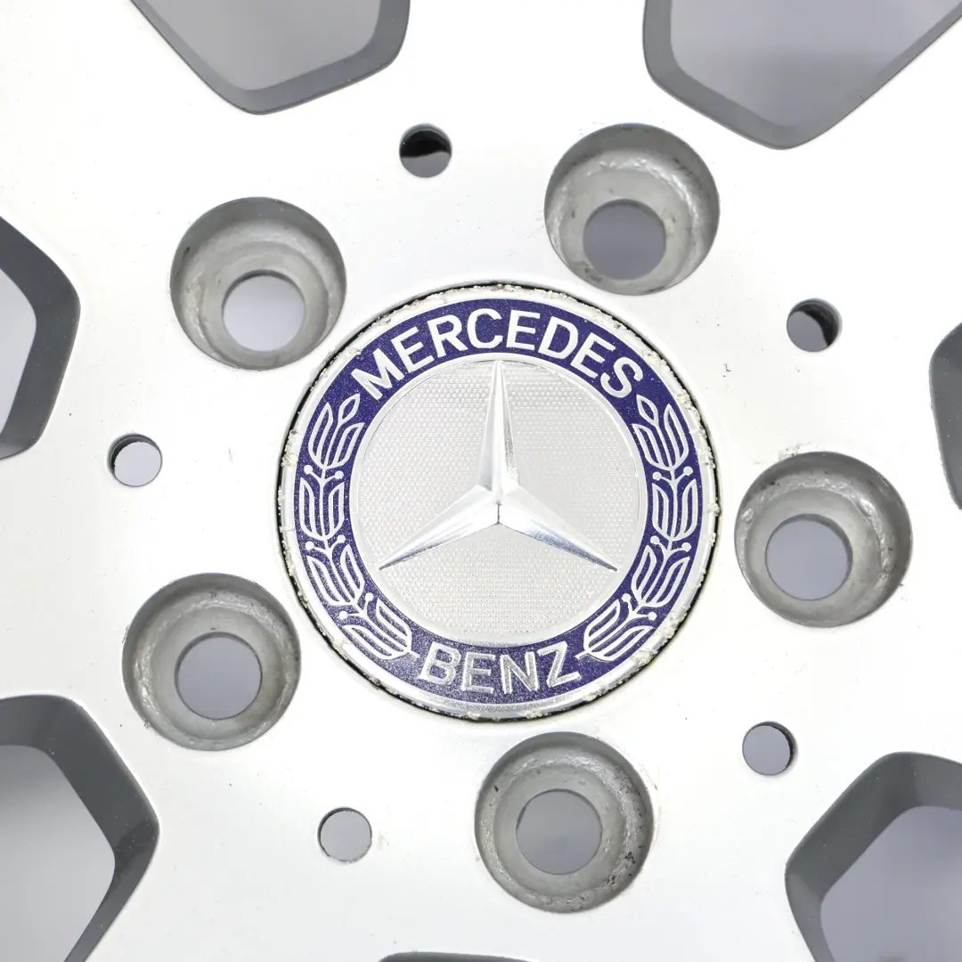 Mercedes W204 Jante alliage argentée 7 branches 16" 6J ET:39 - SKU A2044011002-2 - Numéro de pièce A2044011002