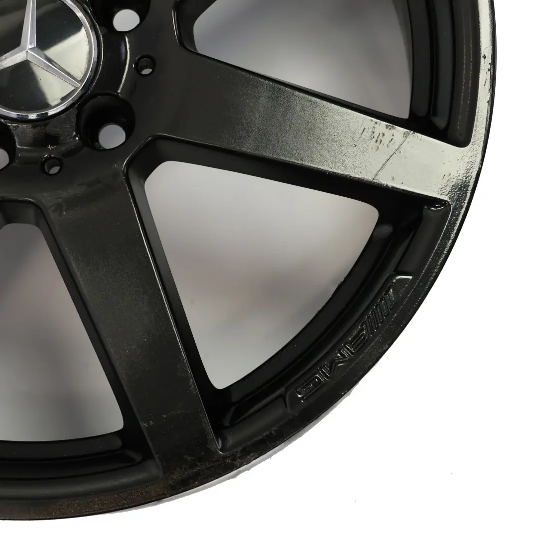 Llanta aleación delantera AMG 7 radios negra 18" 8,5J para Mercedes W204 con número de pieza A2044019902 Mercedes W204 Llanta aleación delantera AMG 7 radios negra 18" 8,5J - SKU A2044019902-5 - Número de pieza A2044019902
