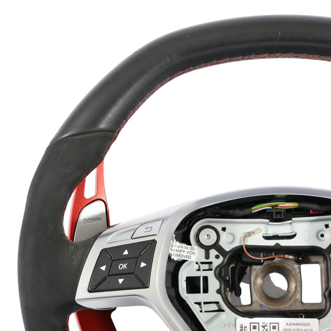 Nero Pelle Alcantara Cambio al Volante per Volante Mercedes C117 W176 C204 con numero di parte A2044605203 Volante Mercedes C117 W176 C204 Nero Pelle Alcantara Cambio al Volante - SKU A2044605203 - Numero di parte A2044605203