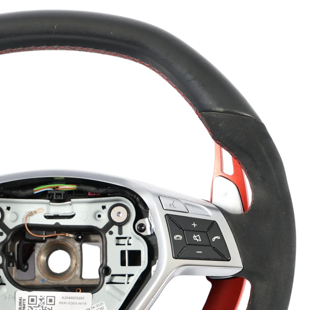 Nero Pelle Alcantara Cambio al Volante per Volante Mercedes C117 W176 C204 con numero di parte A2044605203 Volante Mercedes C117 W176 C204 Nero Pelle Alcantara Cambio al Volante - SKU A2044605203 - Numero di parte A2044605203