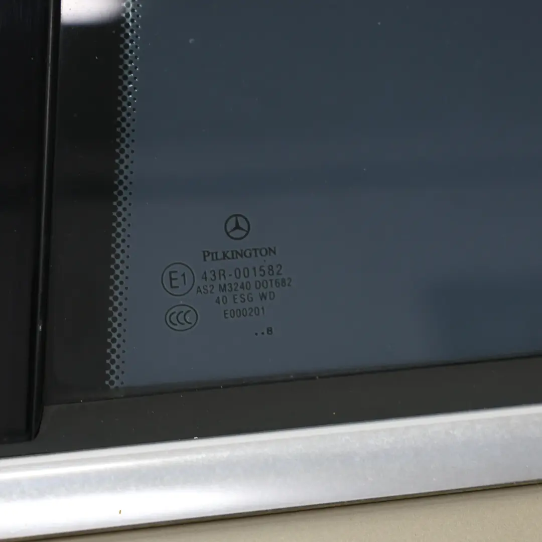 Puerta Trasera Izquierda Berlina Sanidine Beige Metallic - 798 para Mercedes W204 con número de pieza A2047302100 Mercedes W204 Puerta Trasera Izquierda Berlina Sanidine Beige Metallic - 798 - SKU A2047302100-SAN - Número de pieza A2047302100