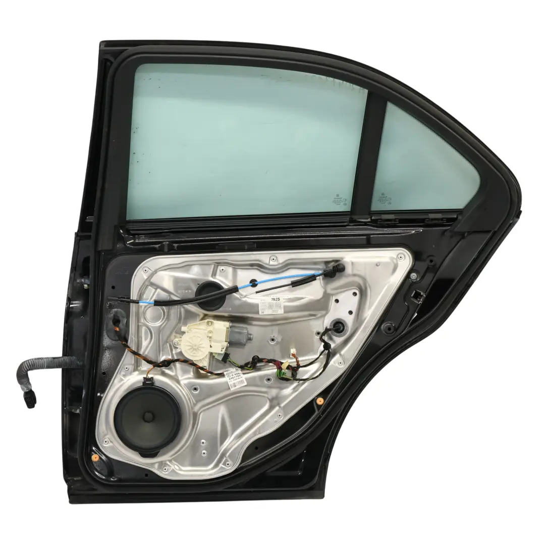 Mercedes W204 Berlina Porta posteriore destra Obsidian Black Metallic - 197 - SKU A2047302200-OB - Numero di parte A2047302200