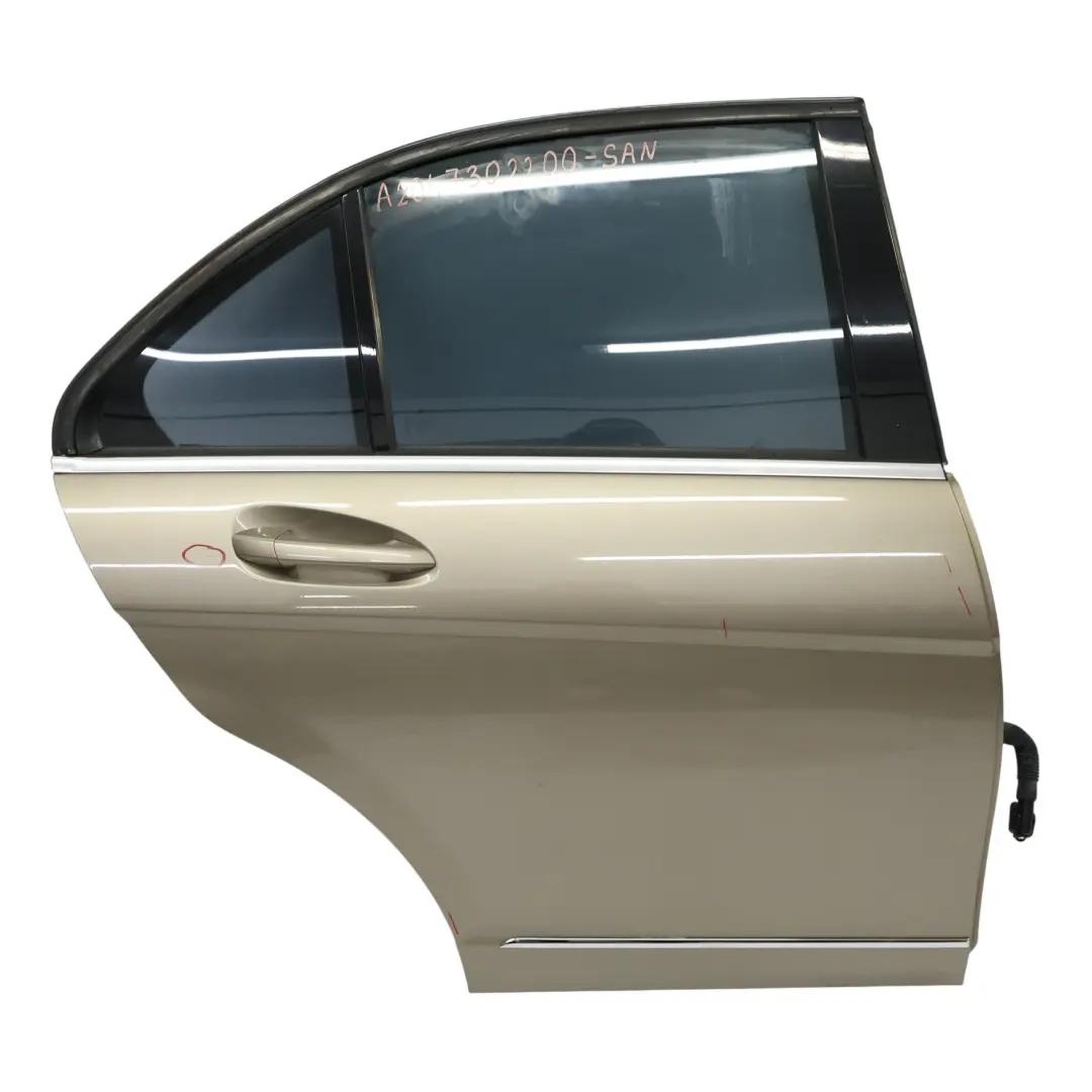 Tür Hinten Rechts Sanidine Beige Metallic - 798 für Mercedes W204 Limousine mit Teilenummer A2047302200 Mercedes W204 Limousine Tür Hinten Rechts Sanidine Beige Metallic - 798 - SKU A2047302200-SAN - Teilenummer A2047302200