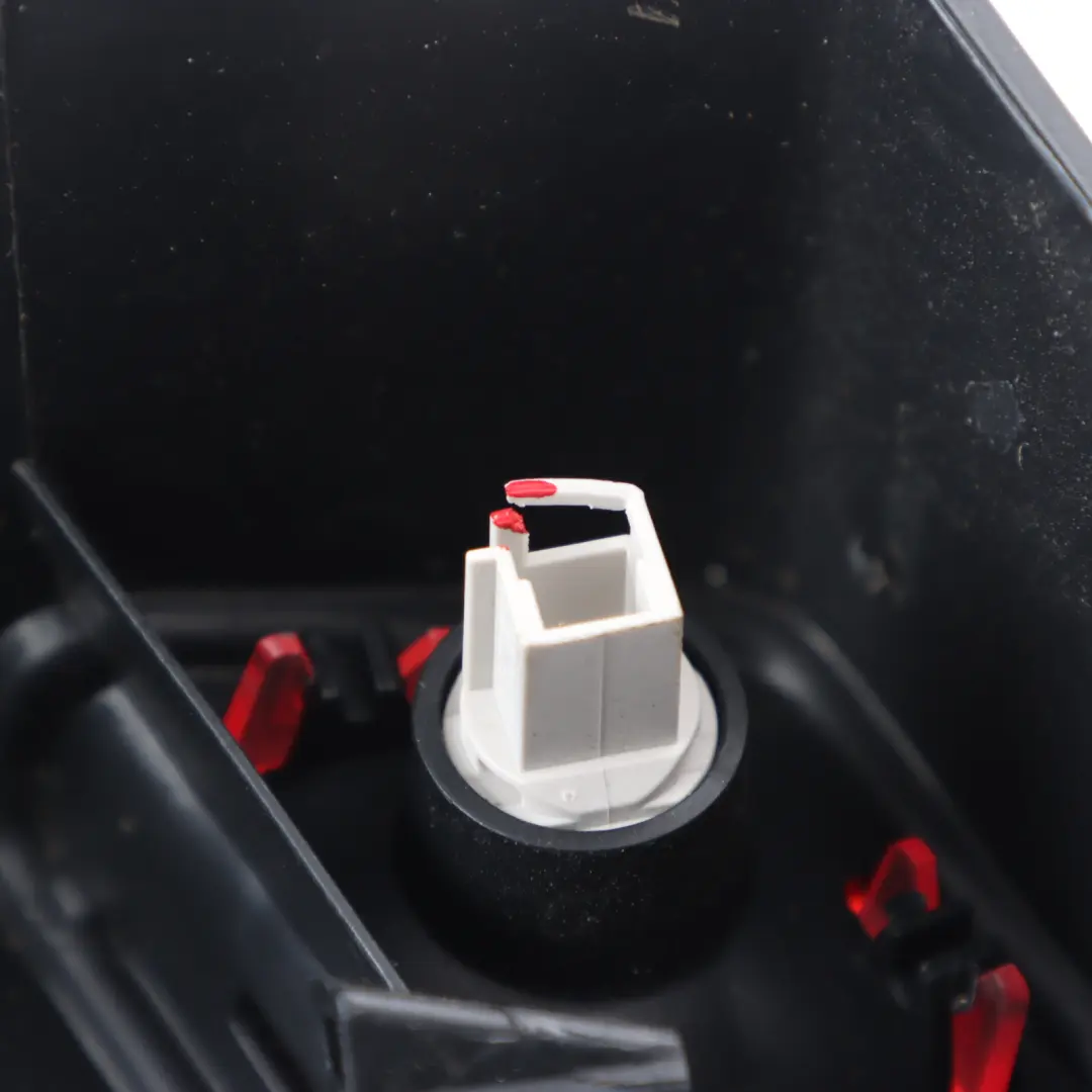 Maniglia Bagagliaio Porta Posteriore Pannello Estate per Mercedes S204 con numero di parte A2047400772 Mercedes S204 Maniglia Bagagliaio Porta Posteriore Pannello Estate - SKU A2047400772 - Numero di parte A2047400772