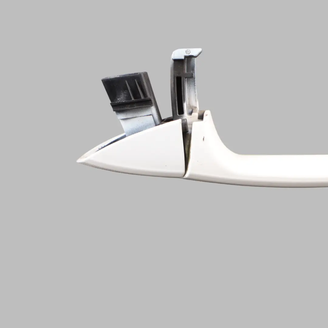 Embellecedor Asidero Puerta Izquierda Blanco Polar 149 para Mercedes W204 con número de pieza A2047600170 Mercedes W204 Embellecedor Asidero Puerta Izquierda Blanco Polar 149 - SKU A2047600170-POL - Número de pieza A2047600170