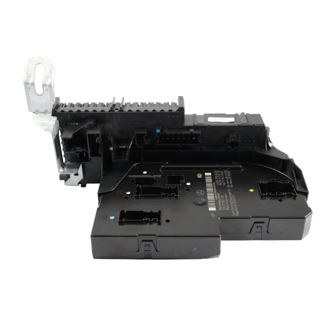 Vorder Seite Sicherungs Tafel Box Relais Gehäuse für Mercedes W204 mit Teilenummer A2049060405 Mercedes W204 Vorder Seite Sicherungs Tafel Box Relais Gehäuse - SKU A2049060405 - Teilenummer A2049060405