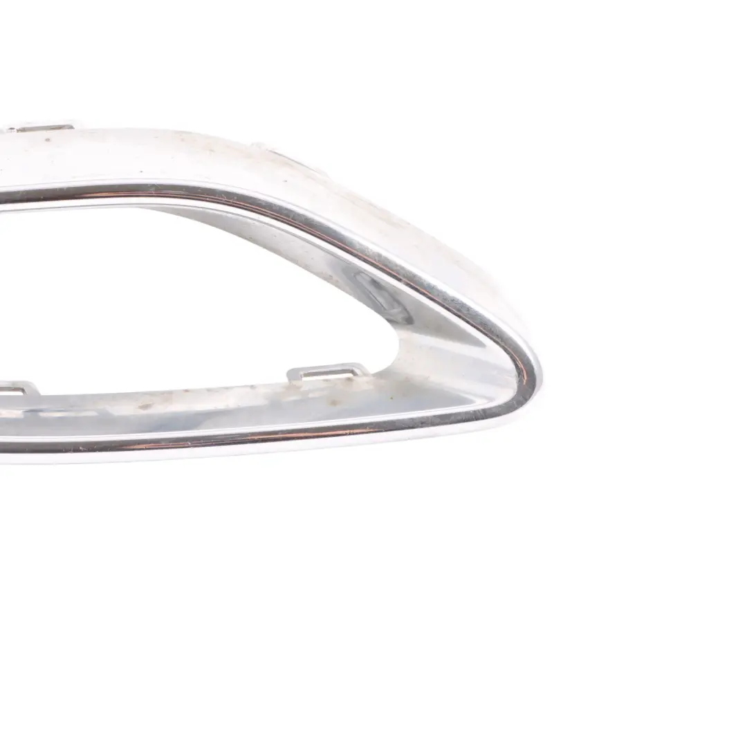 Embellecedor Escape Trasero Derecho AMG para Mercedes W205 W213 con número de pieza A2058852321 Mercedes W205 W213 Embellecedor Escape Trasero Derecho AMG - SKU A2058852321 - Número de pieza A2058852321