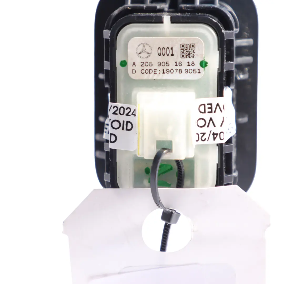 Bouton Commande Télécommande Hayon Coffre pour Mercedes W205 à propos du numéro de pièce A2059051618 Mercedes W205 Bouton Commande Télécommande Hayon Coffre - SKU A2059051618 - Numéro de pièce A2059051618