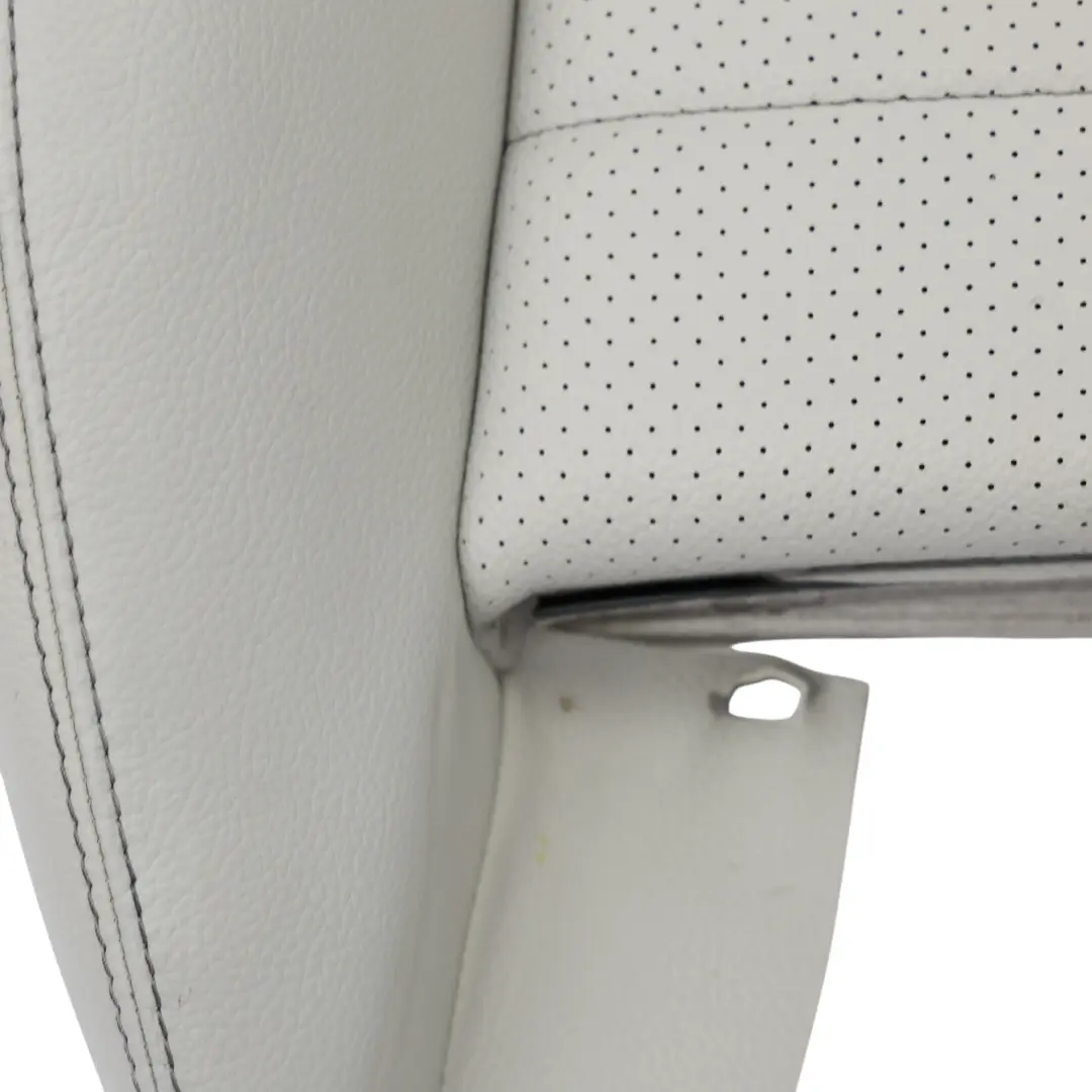 Vorderseite Untere Sitzfläche Beheizte Abdeckung Leder Grau Links für Mercedes C205 mit Teilenummer A2059108846 Mercedes C205 Vorderseite Untere Sitzfläche Beheizte Abdeckung Leder Grau Links - SKU A2059108846 - Teilenummer A2059108846