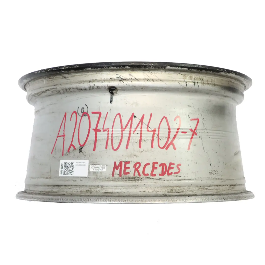 Jante arrière en alliage noir 18" 8.5J ET:49 pour Mercedes C207 A207 AMG à propos du numéro de pièce A2074011402 Mercedes C207 A207 AMG Jante arrière en alliage noir 18" 8.5J ET:49 - SKU A2074011402-7 - Numéro de pièce A2074011402