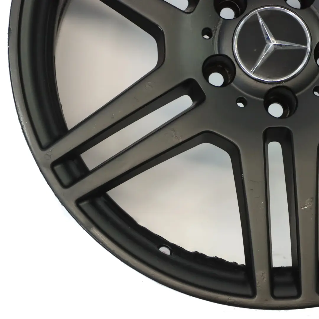 Tylna Czarna Felga Aluminiowa 18" 8.5J ET:49 do Mercedes C207 AMG o numerze A2074011402 Mercedes C207 AMG Tylna Czarna Felga Aluminiowa 18" 8.5J ET:49 - SKU A2074011402-7 - Numer Części A2074011402