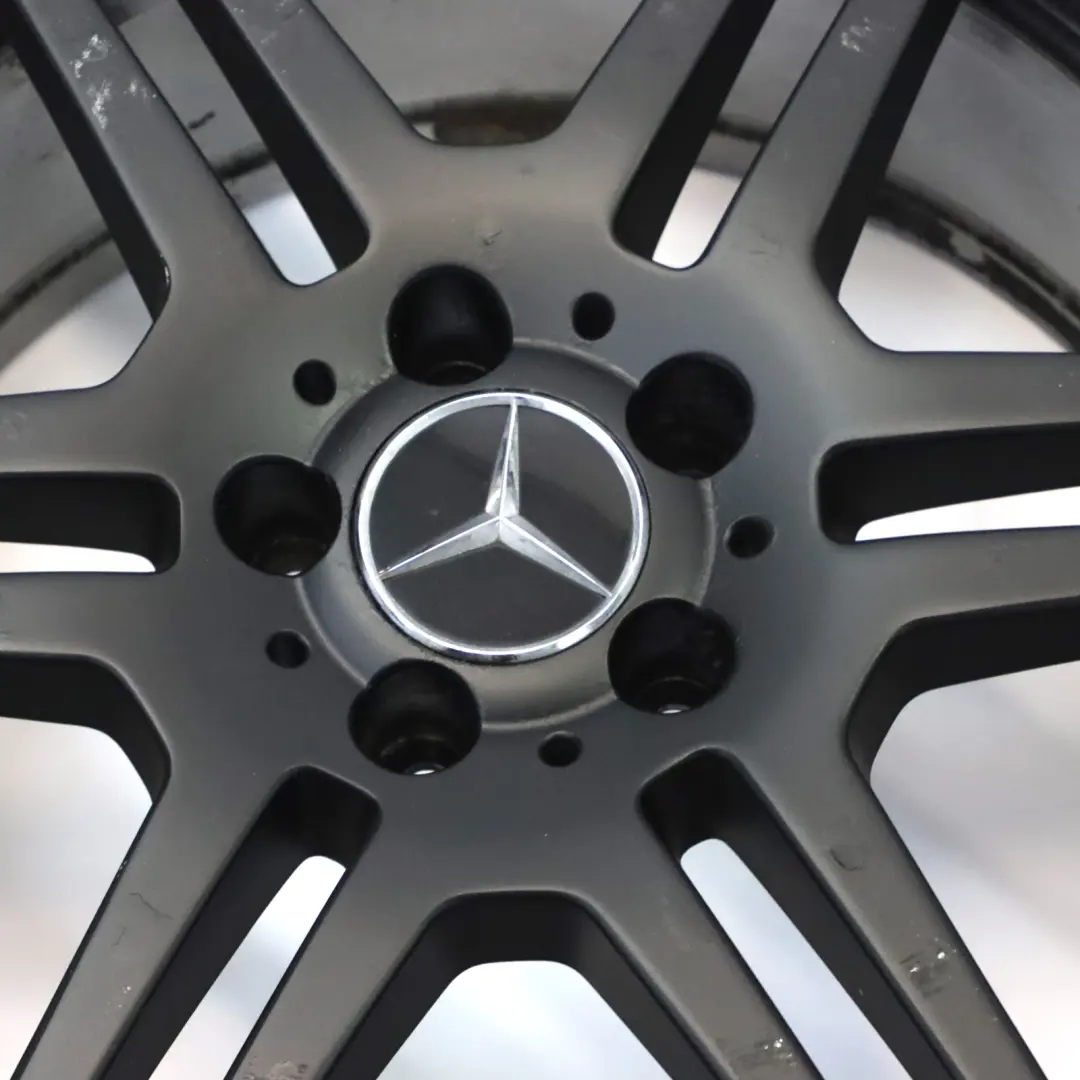 Mercedes C207 A207 AMG Jante arrière en alliage noir 18" 8.5J ET:49 - SKU A2074011402-7 - Numéro de pièce A2074011402
