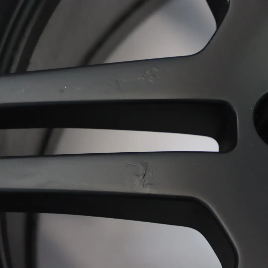 Cerchio lega posteriore nero 18" 8.5J ET:49 per Mercedes C207 A207 AMG con numero di parte A2074011402 Mercedes C207 A207 AMG Cerchio lega posteriore nero 18" 8.5J ET:49 - SKU A2074011402-7 - Numero di parte A2074011402