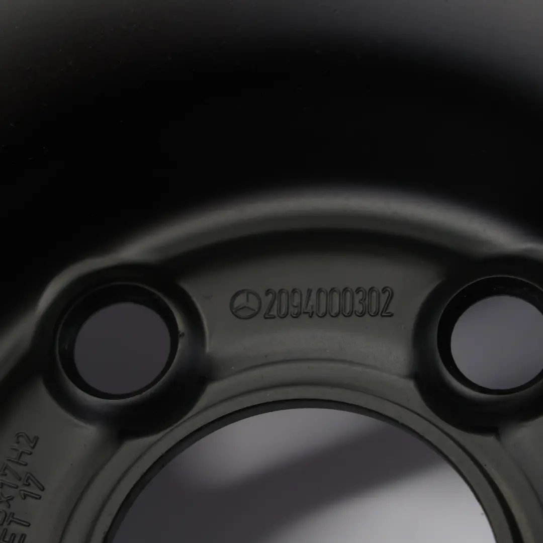 Ersatzrad Mercedes W203 C209 Stahlreifen R17 3.5J ET:17 125/80 für mit Teilenummer A2094000302 Ersatzrad Mercedes W203 C209 Stahlreifen R17 3.5J ET:17 125/80 - SKU A2094000302-3 - Teilenummer A2094000302