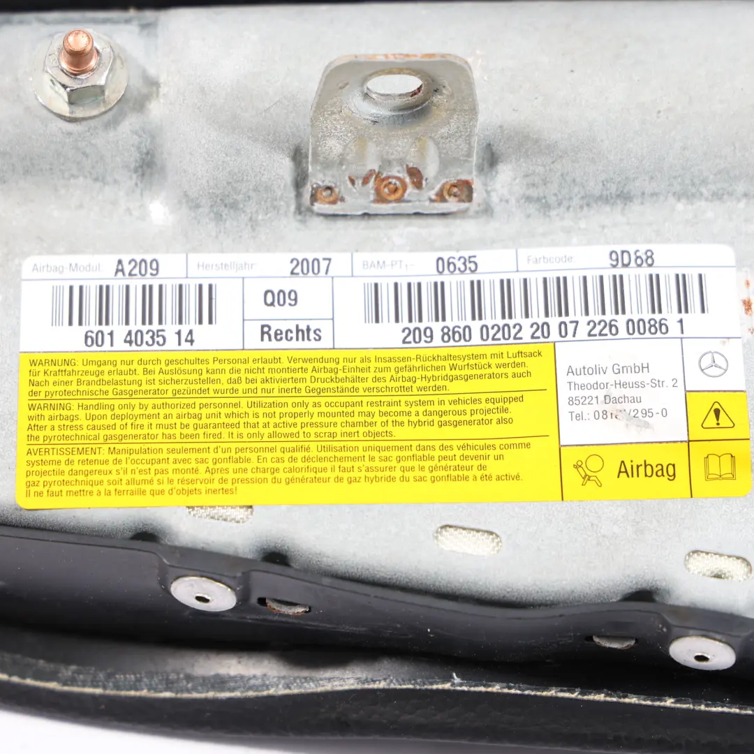 Modulo Aria Lato Sedile Anteriore Destro Pelle per Mercedes CLK W209 con numero di parte A2098600202 Mercedes CLK W209 Modulo Aria Lato Sedile Anteriore Destro Pelle - SKU A2098600202-1 - Numero di parte A2098600202