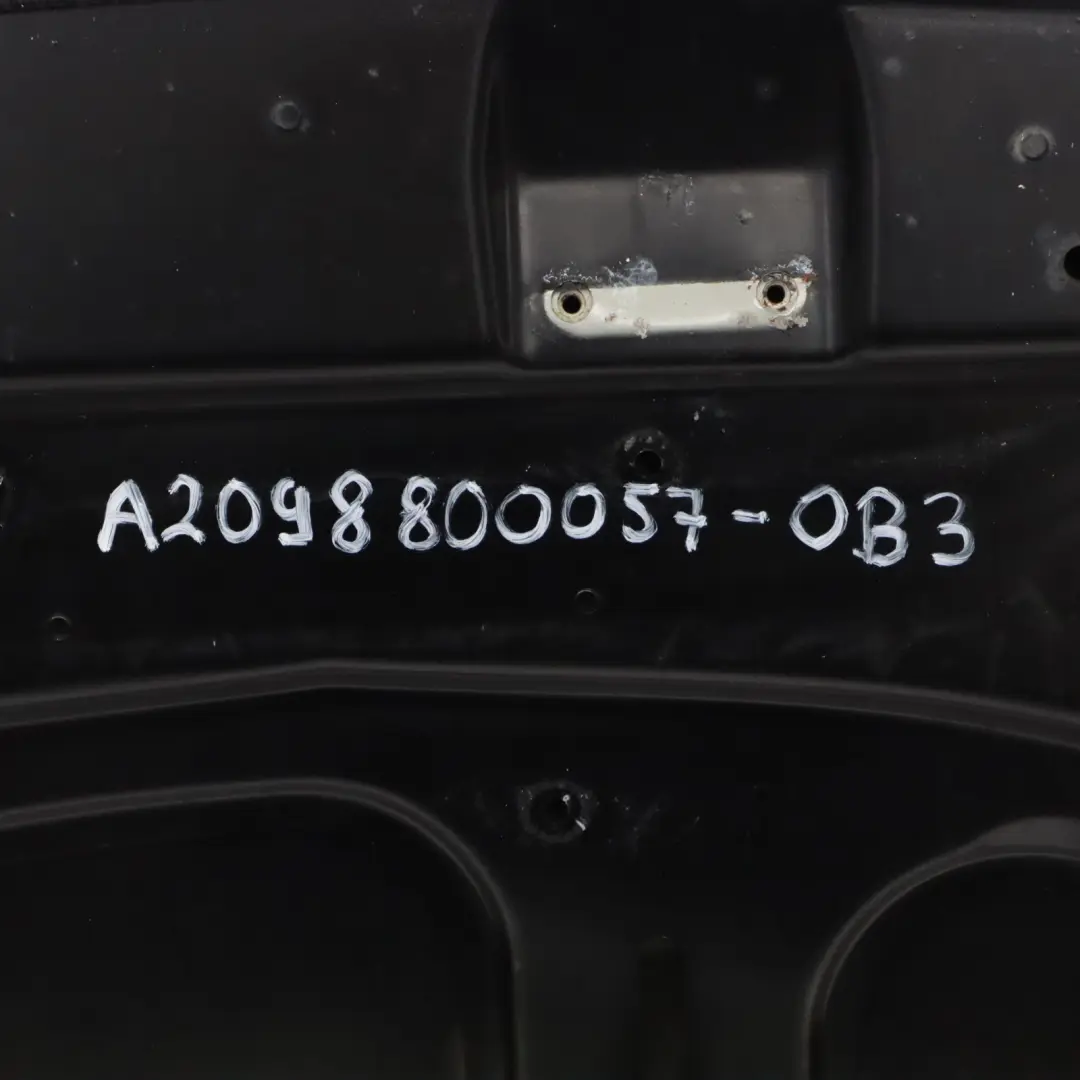 Maska Pokrywa Silnika Mercedes A209 C209 Obsidian Black Czarny Metalik 197 do o numerze A2098800057 Maska Pokrywa Silnika Mercedes A209 C209 Obsidian Black Czarny Metalik 197 - SKU A2098800057-OB3 - Numer Części A2098800057