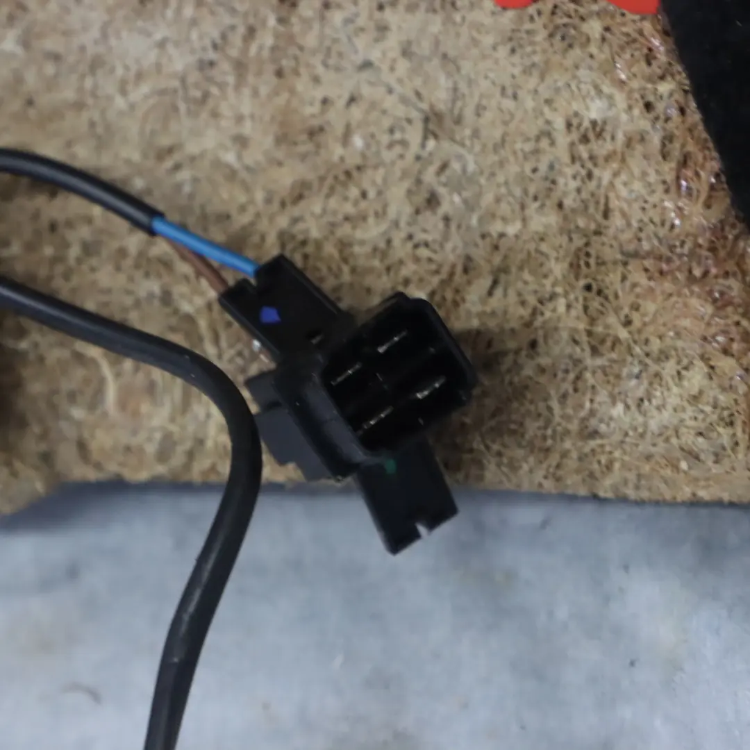 Coprischienale Anteriore Sinistro Riscaldato In Pelle Nappa Pepple per Mercedes A209 con numero di parte A2099106993 Mercedes A209 Coprischienale Anteriore Sinistro Riscaldato In Pelle Nappa Pepple - SKU A2099106993 - Numero di parte A2099106993