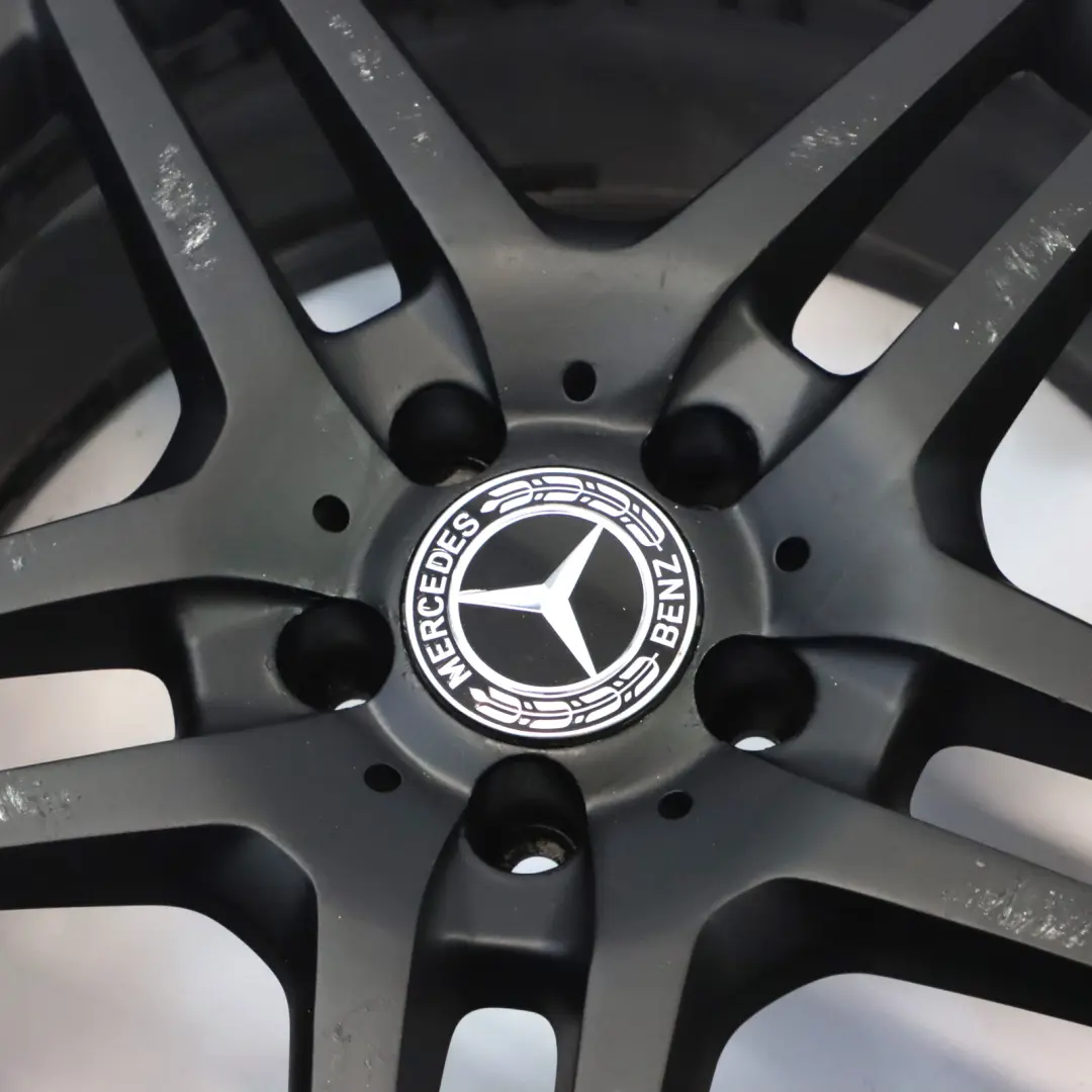 Mercedes W212 AMG Negro Llanta Trasera Aleación 18 "ET: 54 9J - SKU A2124010400-3 - Número de pieza A2124010400