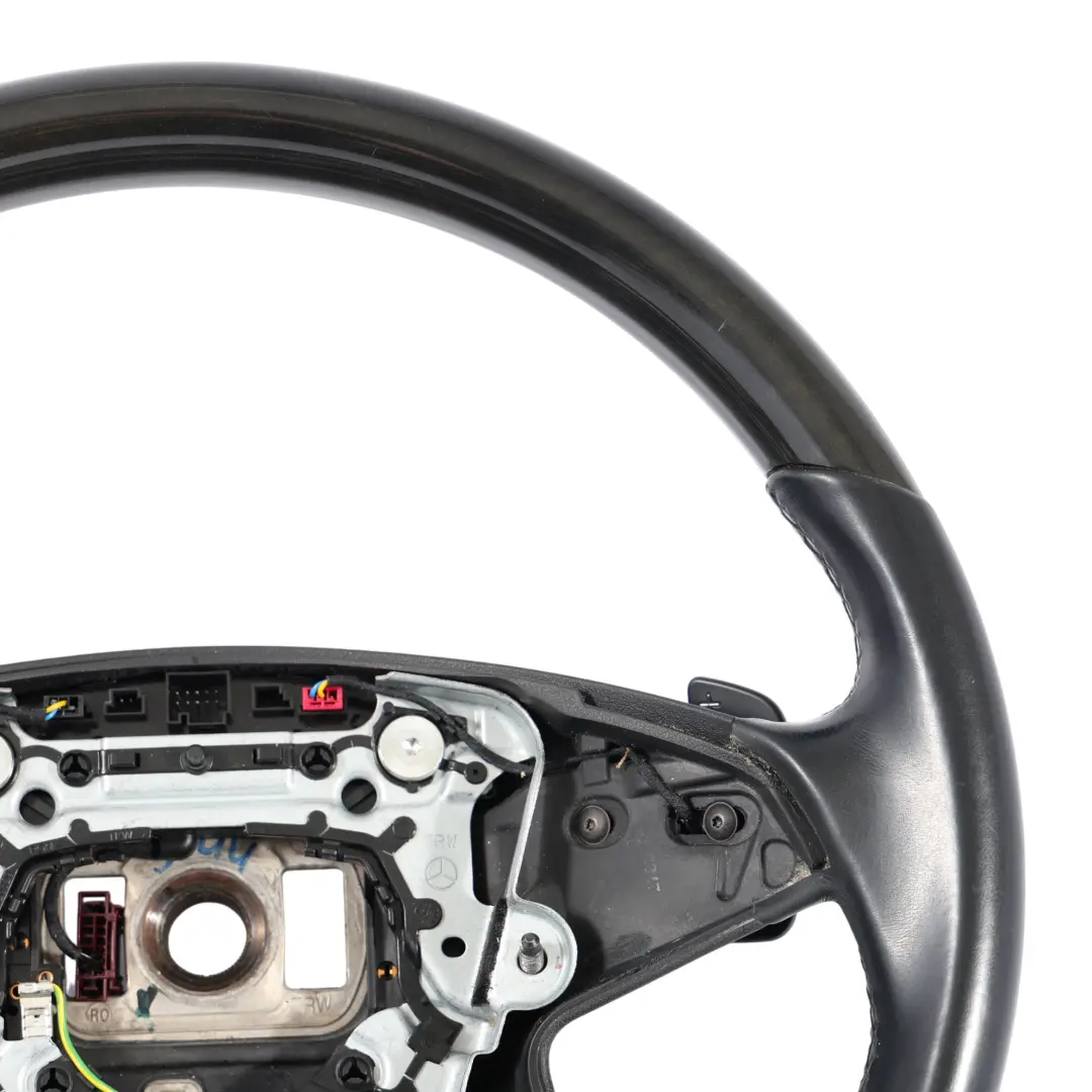 Mercedes W212 Kierownica Czarna Skóra Drewno Łopatki - SKU A2124601103 - Numer Części A2124601103