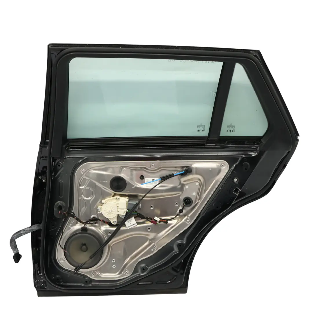 Puerta Mercedes S212 Estate Trasera Derecha Tapa Panel Obsidian Black - 197 para con número de pieza A2127300405 Puerta Mercedes S212 Estate Trasera Derecha Tapa Panel Obsidian Black - 197 - SKU A2127300405-OB - Número de pieza A2127300405