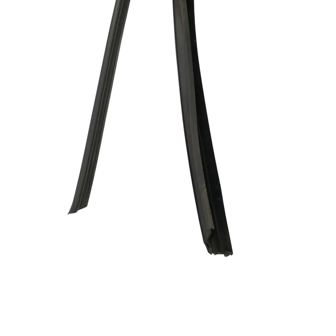 Joint De Porte Mercedes S212 Break Guide De Vitre Arrière Gauche pour à propos du numéro de pièce A2127351125 Joint De Porte Mercedes S212 Break Guide De Vitre Arrière Gauche - SKU A2127351125 - Numéro de pièce A2127351125