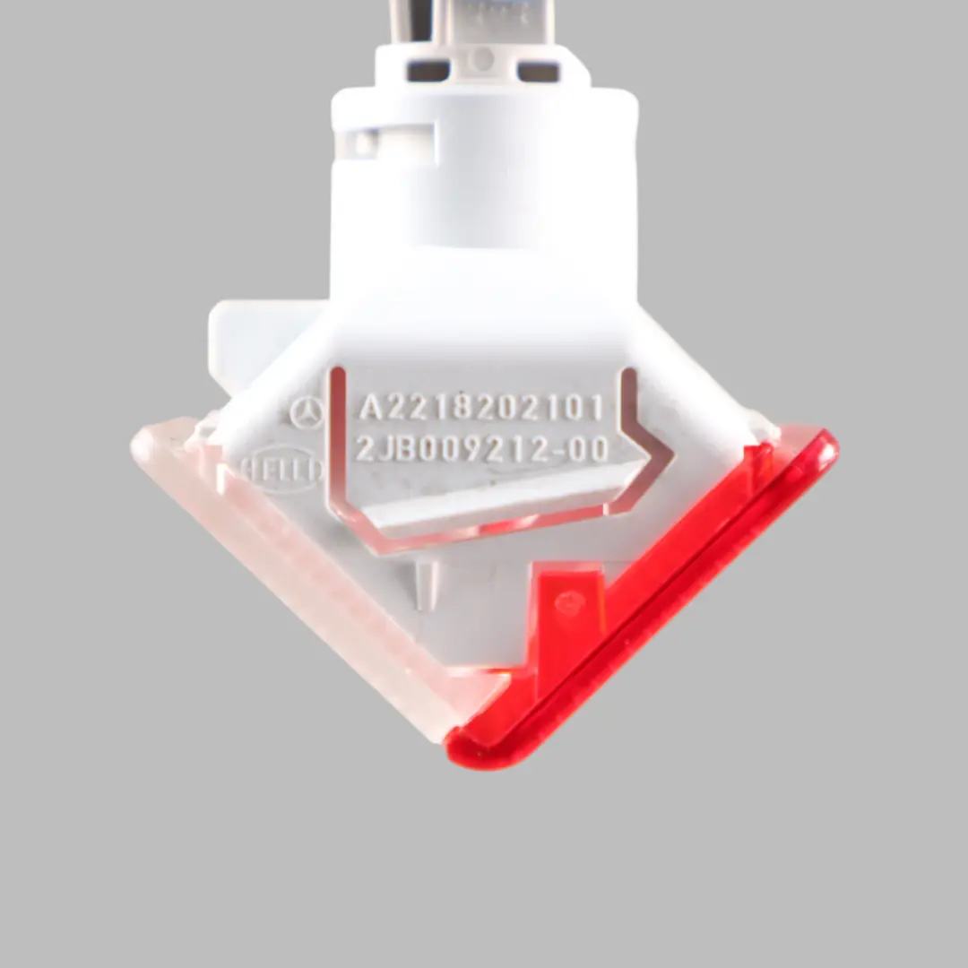 Mercedes W204 W207 Lampe Interieure du Couvercle de Coffre - SKU A2218202101 - Numéro de pièce A2218202101