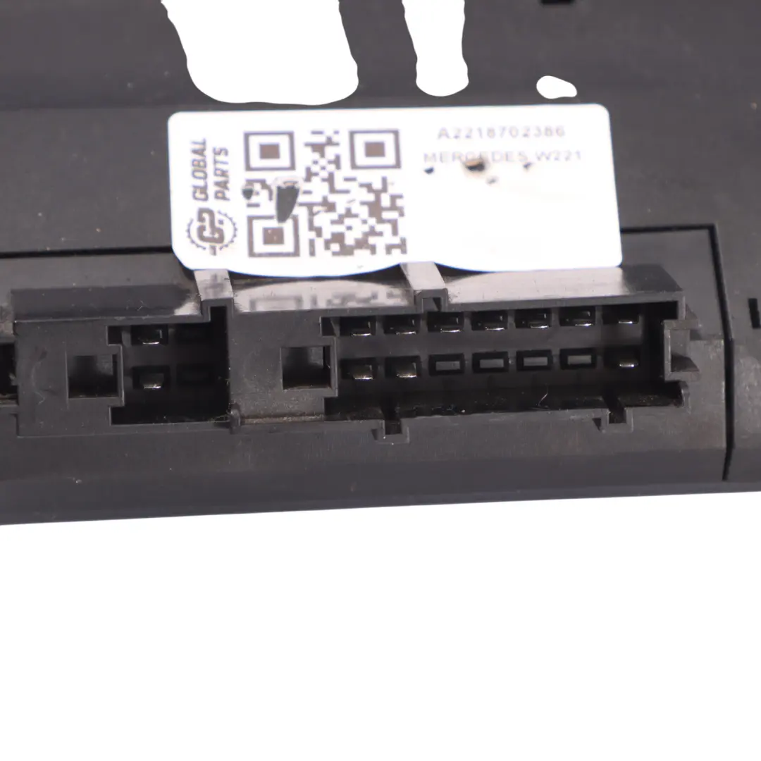 Módulo Control Ajuste Interruptor Asiento Delantero para Mercedes W221 con número de pieza A2218702386 Mercedes W221 Módulo Control Ajuste Interruptor Asiento Delantero - SKU A2218702386 - Número de pieza A2218702386