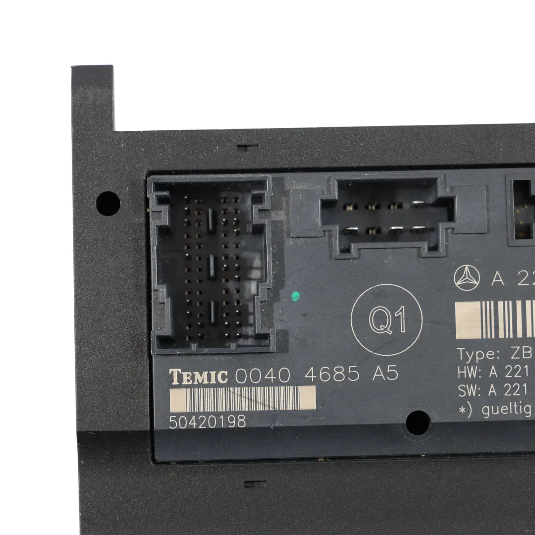 Mercedes W221 Seat Memory Control Unit Module Front Right O/S - SKU A2218705087 - Part number A2218705087