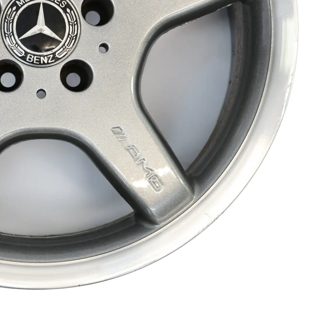 Vorderrad Felge 18" 8.5J ET:30 Sternspeiche für Mercedes SL R230 AMG mit Teilenummer A2304012002 Mercedes SL R230 AMG Vorderrad Felge 18" 8.5J ET:30 Sternspeiche - SKU A2304012002-1 - Teilenummer A2304012002