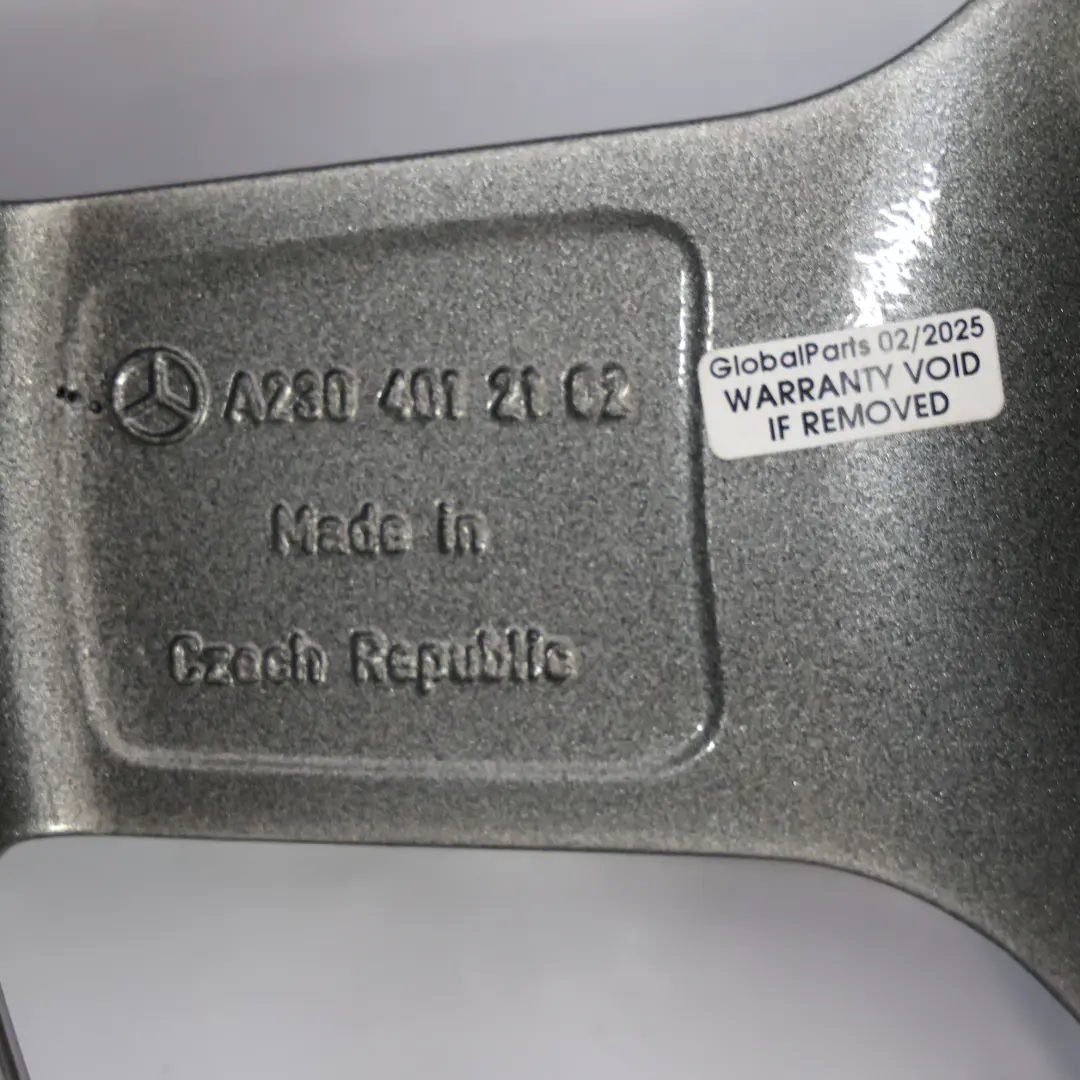 Jante Alliage 18" 9.5J ET:33 À Rayons Étoilés pour Mercedes SL R230 AMG à propos du numéro de pièce A2304012102 Mercedes SL R230 AMG Jante Alliage 18" 9.5J ET:33 À Rayons Étoilés - SKU A2304012102-1 - Numéro de pièce A2304012102