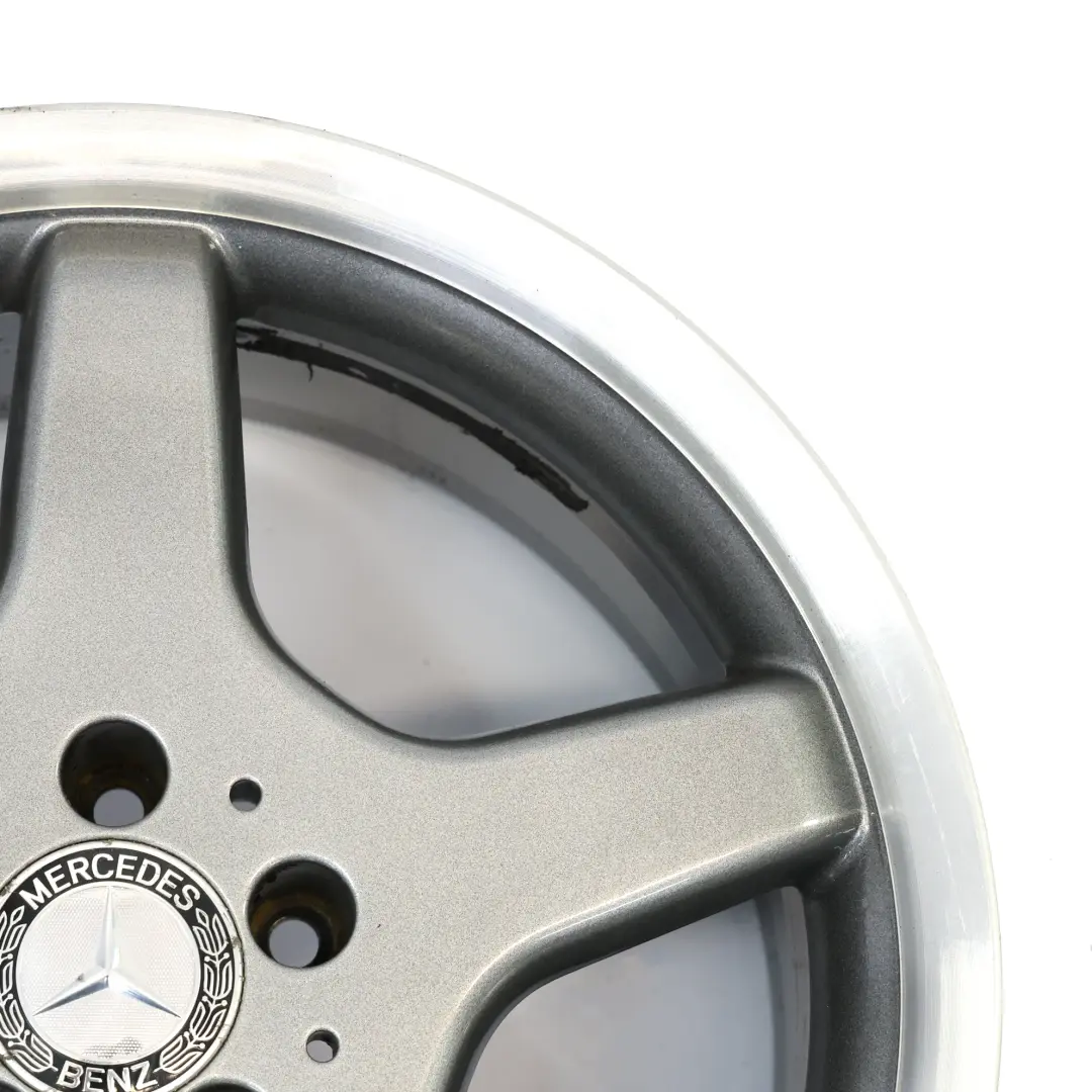 Jante Alliage 18" 9.5J ET:33 À Rayons Étoilés pour Mercedes SL R230 AMG à propos du numéro de pièce A2304012102 Mercedes SL R230 AMG Jante Alliage 18" 9.5J ET:33 À Rayons Étoilés - SKU A2304012102-1 - Numéro de pièce A2304012102