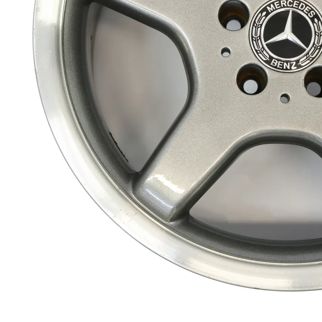 Cerchio Posteriore Lega 18" 9.5J ET:33 per Mercedes SL R230 AMG con numero di parte A2304012102 Mercedes SL R230 AMG Cerchio Posteriore Lega 18" 9.5J ET:33 - SKU A2304012102-2 - Numero di parte A2304012102