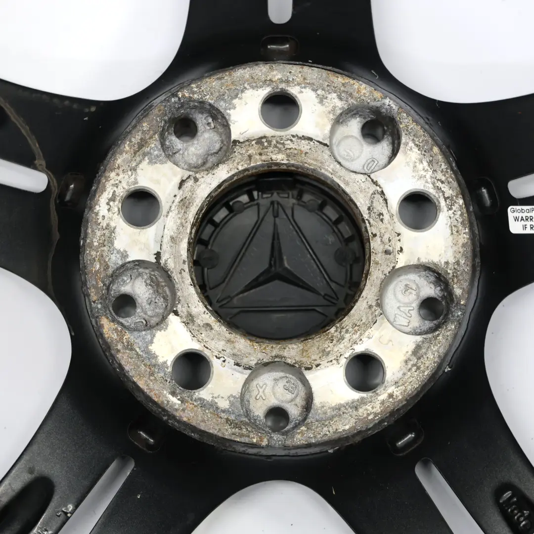 Jante En Alliage Grise 17" 7,5J ET:52,5 pour Mercedes W176 W246 à propos du numéro de pièce A2464011002 Mercedes W176 W246 Jante En Alliage Grise 17" 7,5J ET:52,5 - SKU A2464011002-4 - Numéro de pièce A2464011002