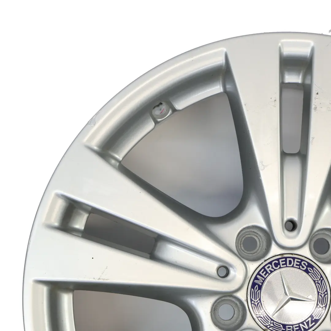 Llanta De aleacion plateada 17" 7,5J ET:52,5 para Mercedes B W176 W246 con número de pieza A2464011400 Mercedes B W176 W246 Llanta De aleacion plateada 17" 7,5J ET:52,5 - SKU A2464011400-1 - Número de pieza A2464011400