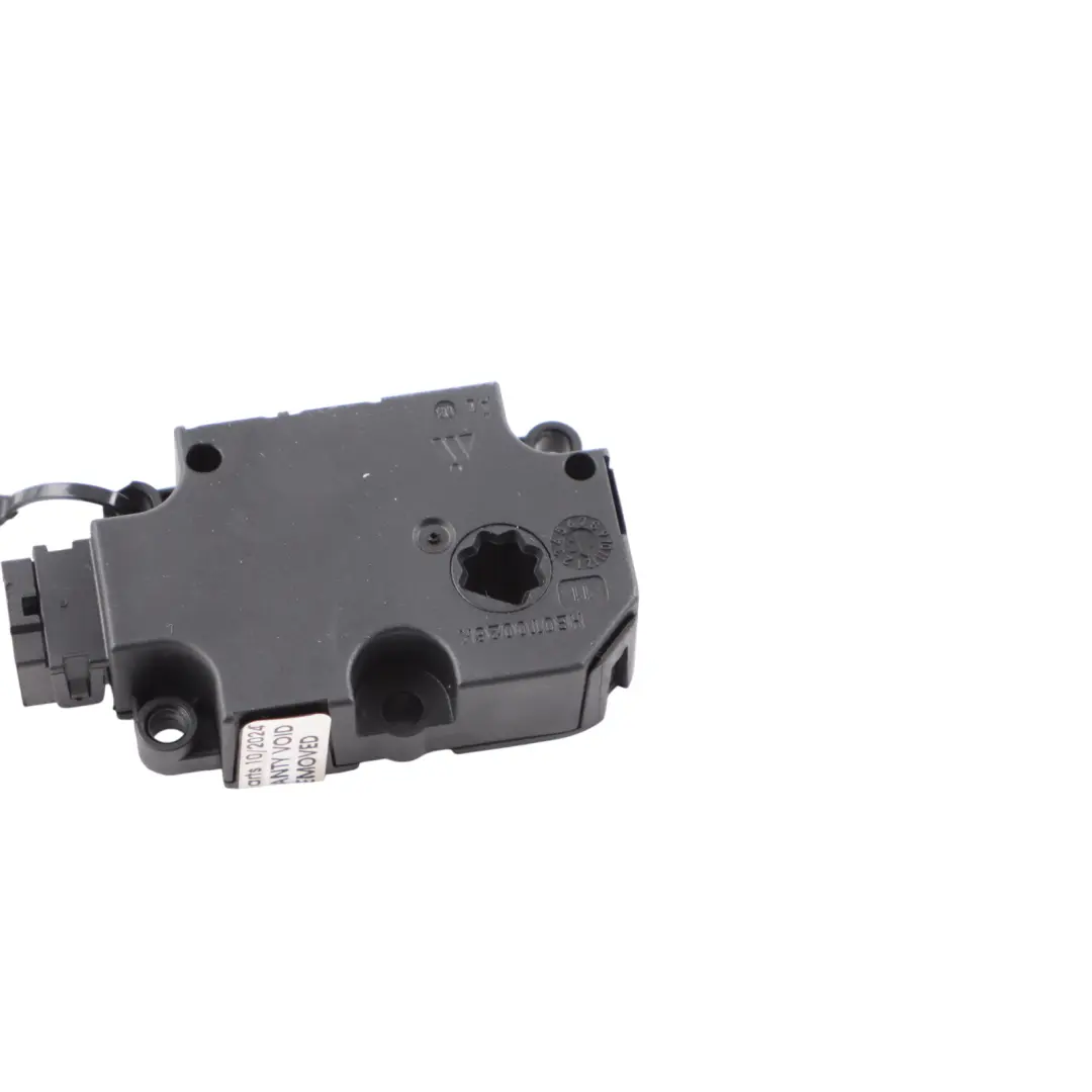 Mercedes W176 Heizungsmatrix Klappen Steuerung Motor Einheit CZ113930-0856 - SKU A2469064400-1 - Teilenummer A2469064400