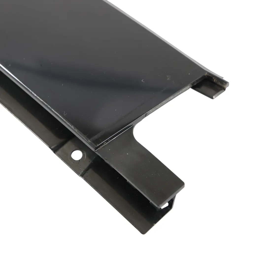 Rivestimento B Porta Posteriore Destro Esterno per Mercedes H243 con numero di parte A2477325000 Mercedes H243 Rivestimento B Porta Posteriore Destro Esterno - SKU A2477325000 - Numero di parte A2477325000