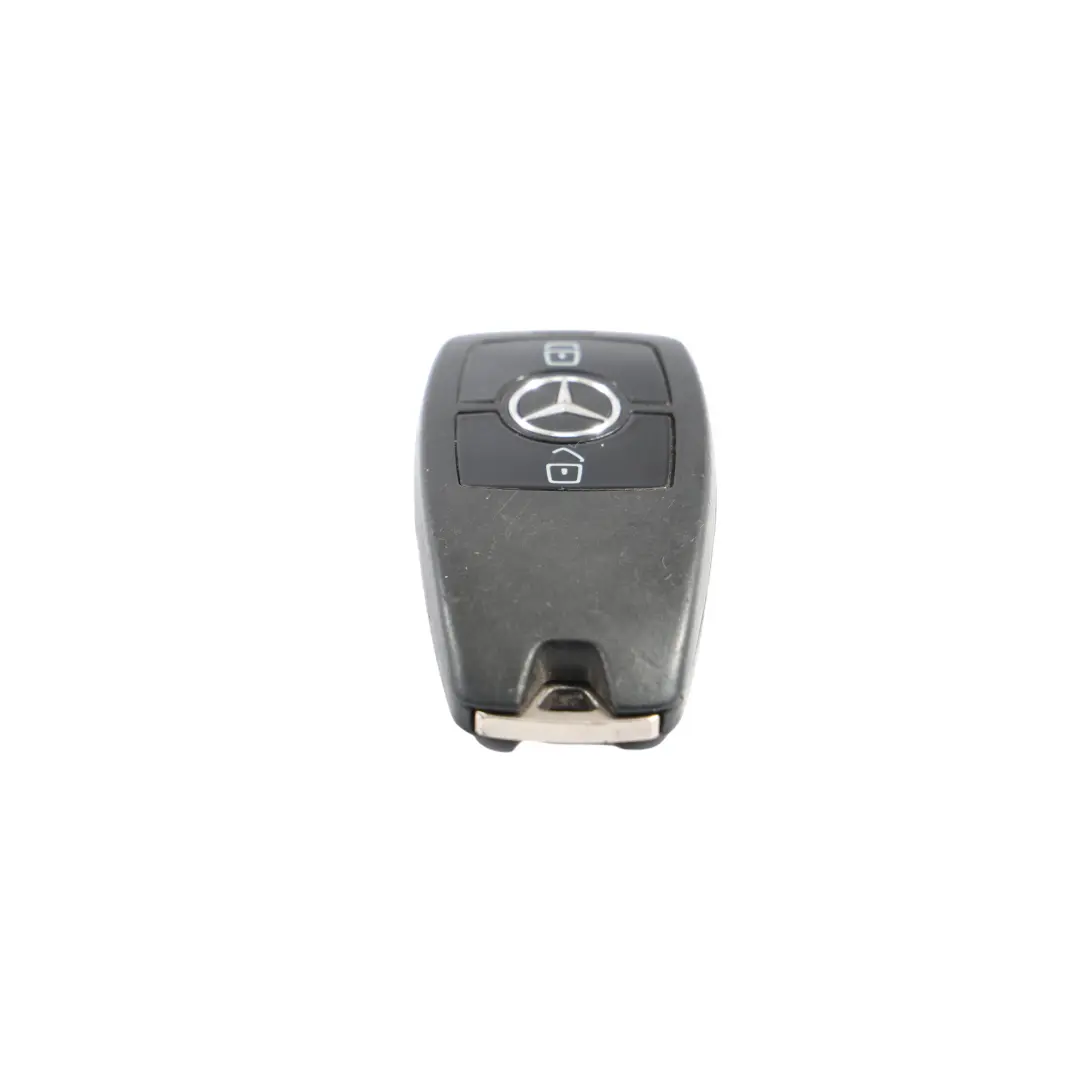 Radio Remote Alarm Key Fob Pulsante per Mercedes W906 con numero di parte A2479052607 Mercedes W906 Radio Remote Alarm Key Fob Pulsante - SKU A2479052607 - Numero di parte A2479052607