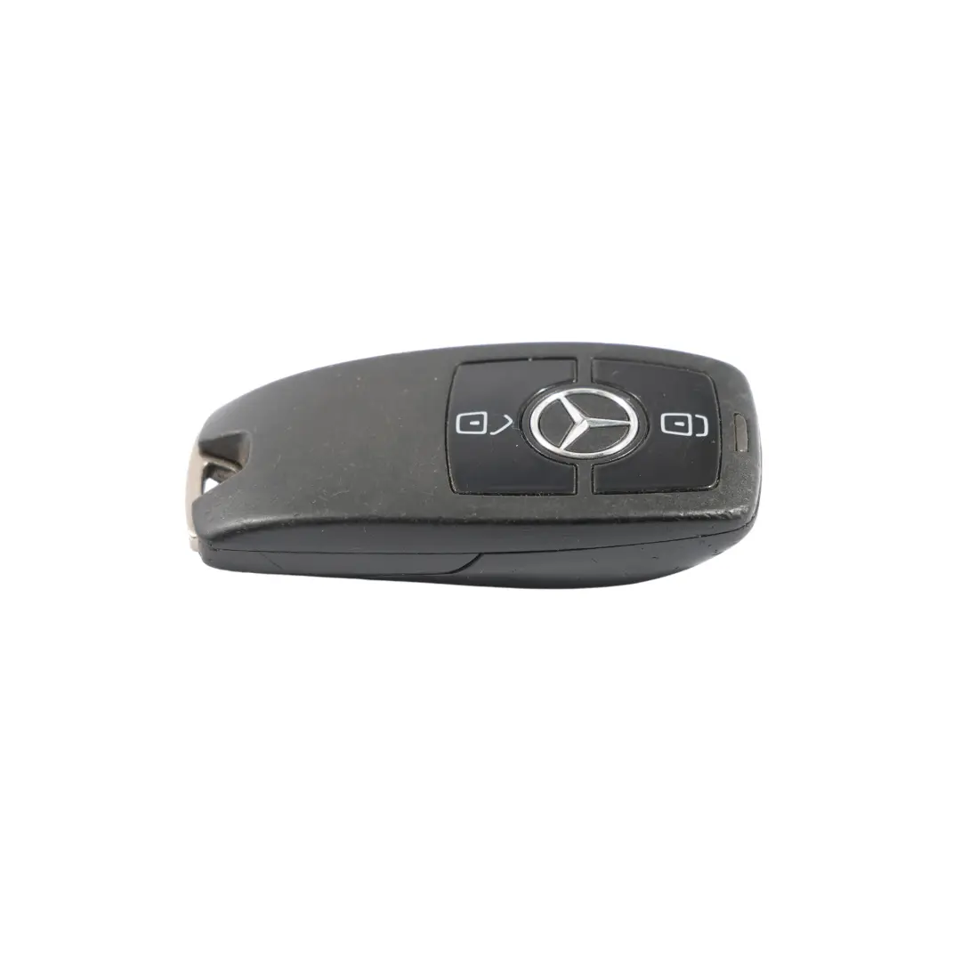 Radio Remote Alarm Key Fob Pulsante per Mercedes W906 con numero di parte A2479052607 Mercedes W906 Radio Remote Alarm Key Fob Pulsante - SKU A2479052607 - Numero di parte A2479052607