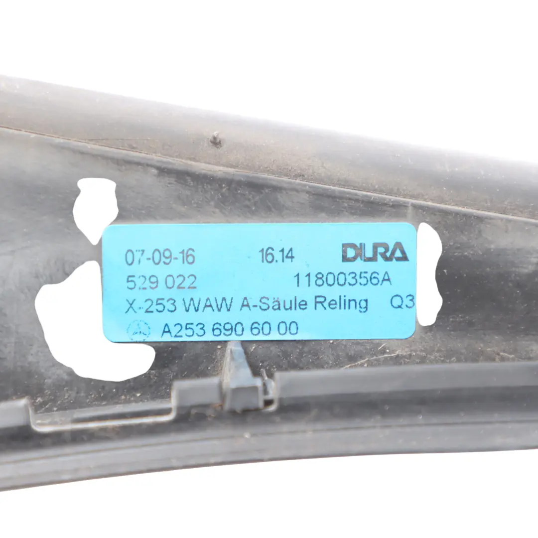 Windscreen Front Top Trim Seal Gasket Strip Right O/S to Mercedes X253 with Part number A2536906000 Mercedes X253 Windscreen Front Top Trim Seal Gasket Strip Right O/S - SKU A2536906000 - Part number A2536906000