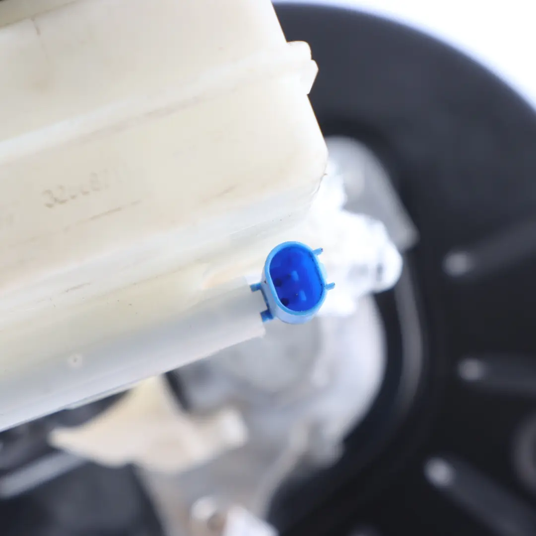 Brake Servo Booster Master Cylinder Braking Unit to Mercedes Vito W447 with Part number A4474300508 Mercedes Vito W447 Brake Servo Booster Master Cylinder Braking Unit - SKU A4474300508 - Part number A4474300508