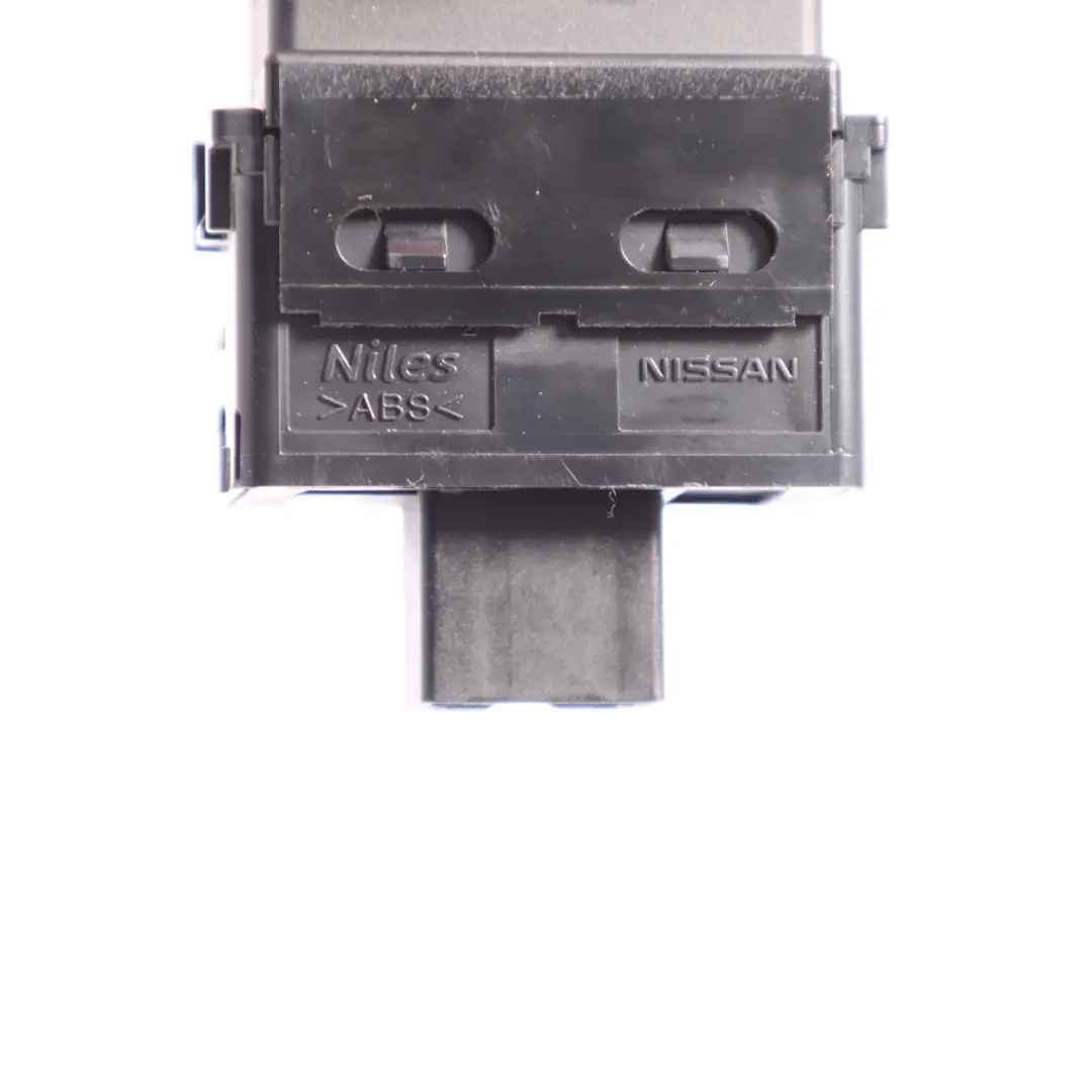 Mercedes W470 Switch Electric Window Regulator Rear Central - SKU A4709058200 - Part number A4709058200