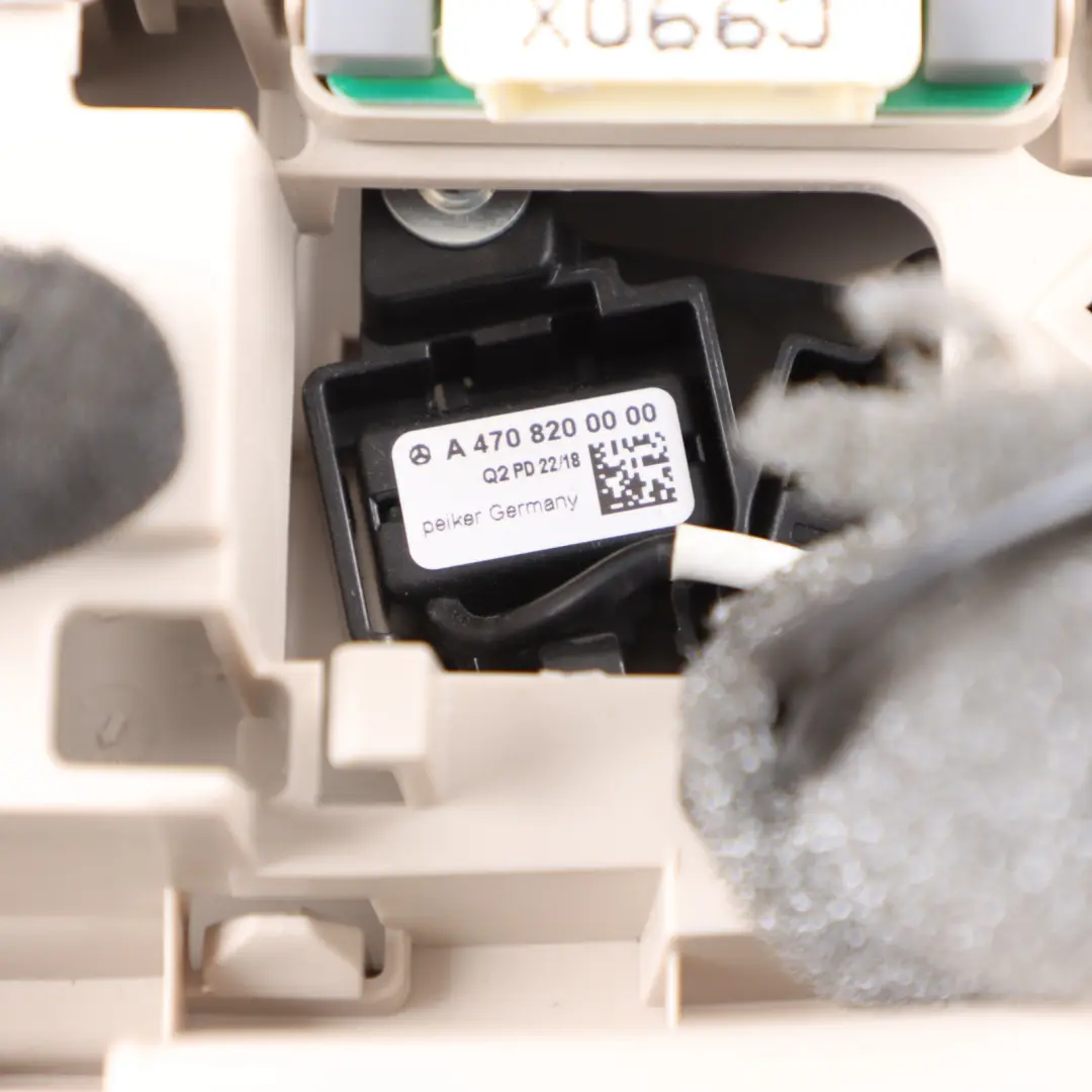 W470 Headliner Courtesy Roof Inner Reading Light Lamp Panel to Mercedes with Part number A4709063500 Mercedes W470 Headliner Courtesy Roof Inner Reading Light Lamp Panel - SKU A4709063500 - Part number A4709063500