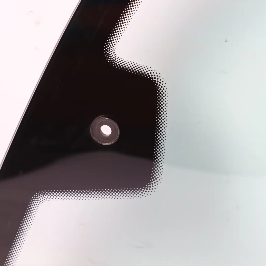 Door Right O/S Window Glass Quarter AS2 to Mercedes Vito W639 Rear with Part number A6396721513 Mercedes Vito W639 Rear Door Right O/S Window Glass Quarter AS2 - SKU A6396721513 - Part number A6396721513