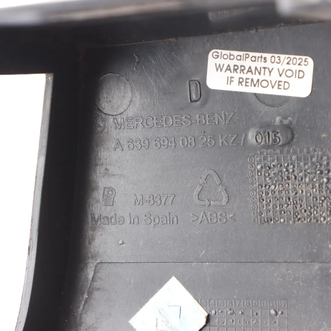 Mercedes W639 Bordure d'angle du pare-chocs arrière droit Obsidian Black - 197 - SKU A6396940825-OB - Numéro de pièce A6396940825